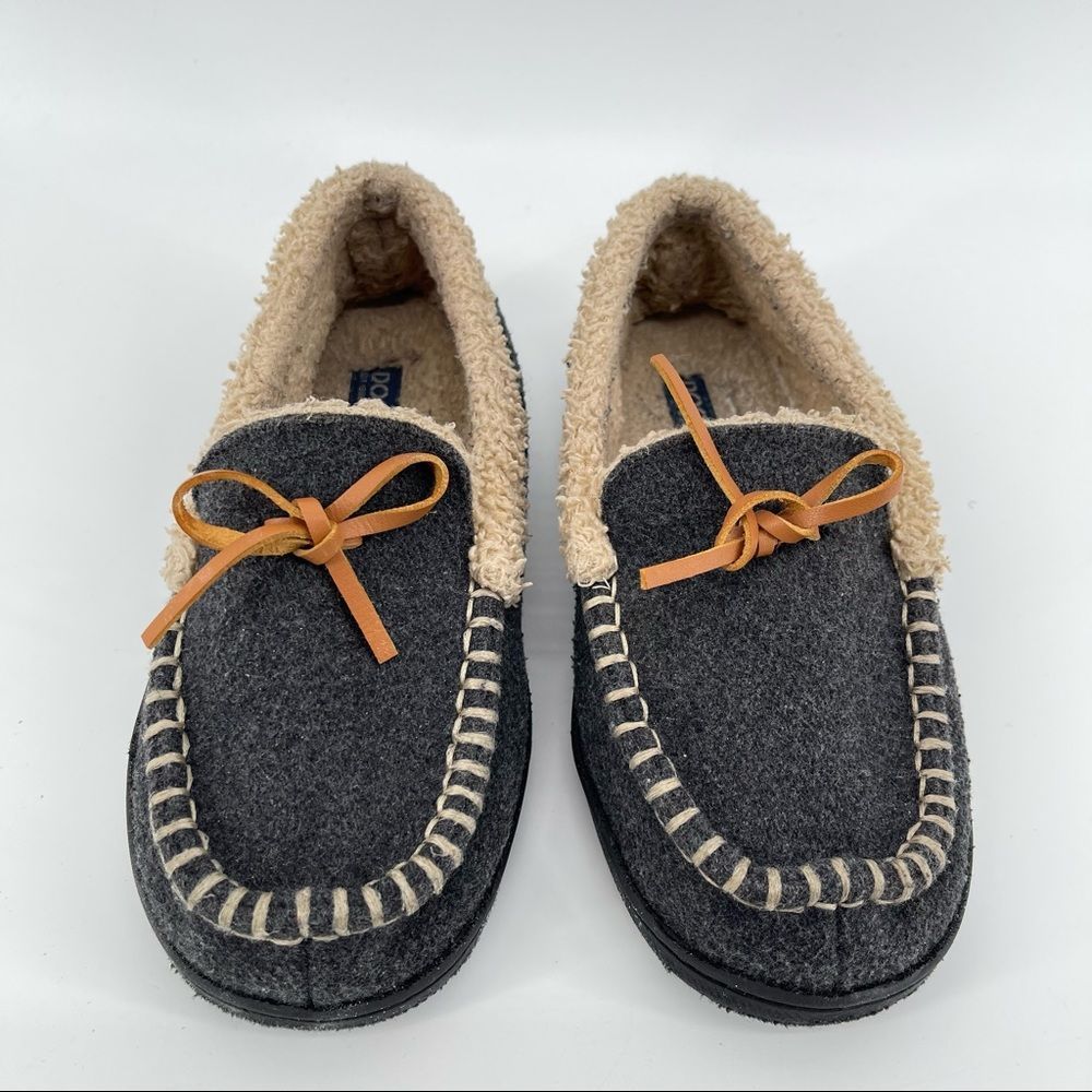 Dockers Boy’s Navy Blue Indoor/Outdoor Faux Fur Moccasin Slippers Medium 13/1 - Picture 2 of 12